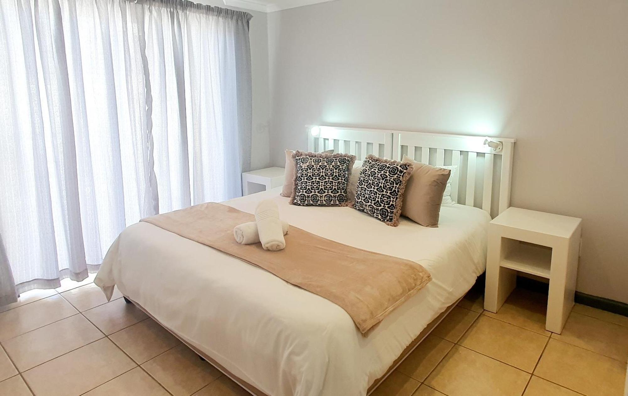 Point Village Hotel And Self Catering Mossel Bay Exterior photo