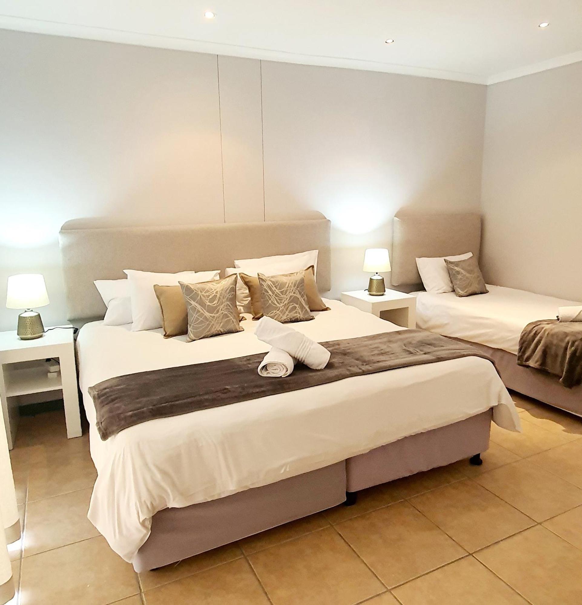 Point Village Hotel And Self Catering Mossel Bay Exterior photo